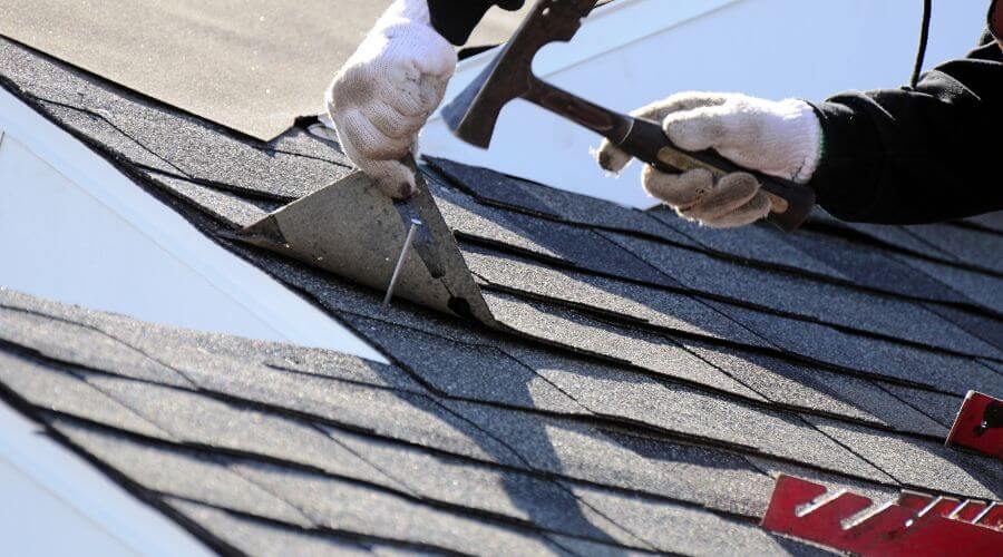 Professional gutter cleaning in Aydlett, NC